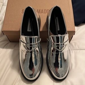 Brand new Steve Madden metallic loafers